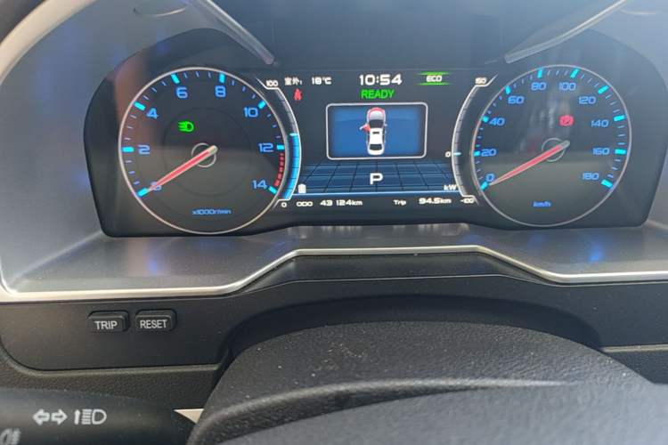 Used Geely Auto Emgrand New Energy 2017 EV300 Elite Model Odometer Close Up