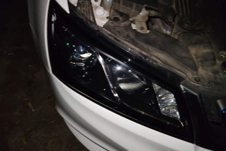 Used Geely Auto Emgrand New Energy 2017 EV300 Elite Model Right Front Headlight