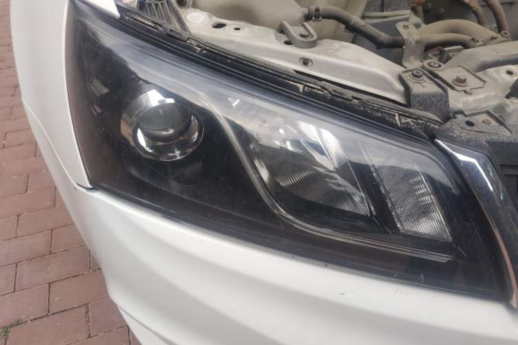Used Geely Auto Emgrand New Energy 2017 EV300 Elite Model Right Front Headlight