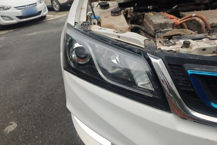 Used Geely Auto Emgrand New Energy 2017 EV300 Ambition Model Right Front Headlight