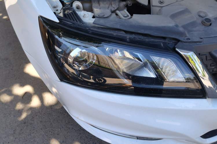 Used Geely Auto Emgrand New Energy 2017 EV300 Elite Model Right Front Headlight
