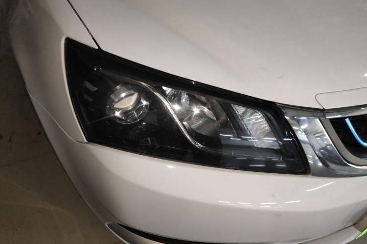 Used Geely Auto Emgrand New Energy 2017 1.5L PHEV Elite Model Right Front Headlight