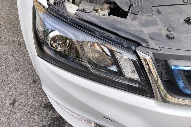 Used Geely Auto Emgrand New Energy 2017 EV300 Elite Model Right Front Headlight