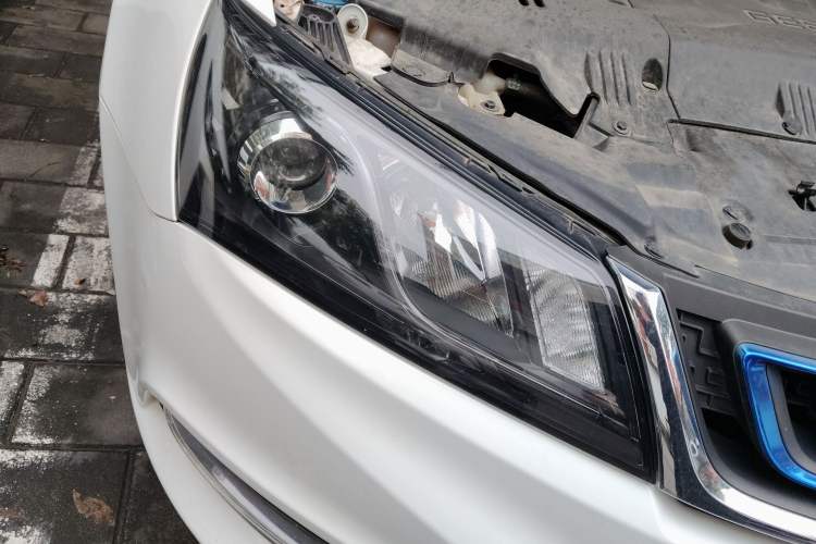 Used Geely Auto Emgrand New Energy 2017 EV300 Elite Model Right Front Headlight