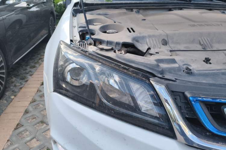 Used Geely Auto Emgrand New Energy 2017 EV300 Elite Model Right Front Headlight