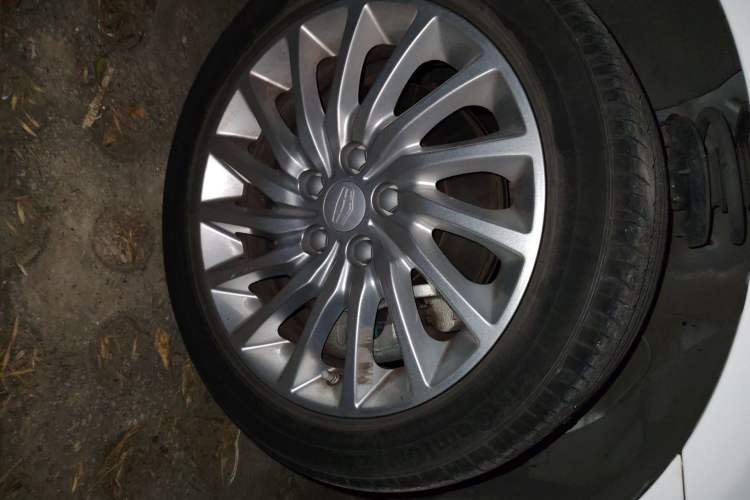 Used Geely Auto Emgrand New Energy 2017 EV300 Elite Model Right Front Wheel Hub