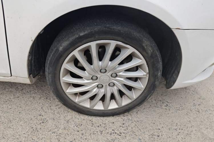 Used Geely Auto Emgrand New Energy 2017 EV300 Elite Model Right Front Wheel Hub