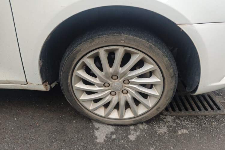 Used Geely Auto Emgrand New Energy 2017 EV300 Ambition Model Right Front Wheel Hub