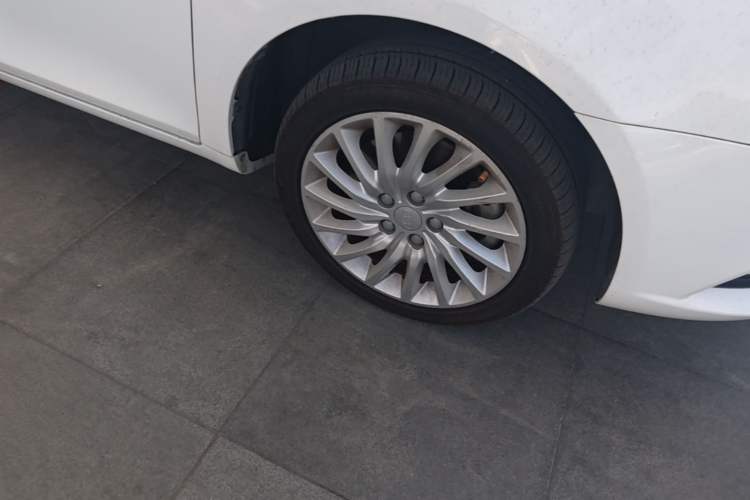 Used Geely Auto Emgrand New Energy 2017 EV300 Elite Model Right Front Wheel Hub