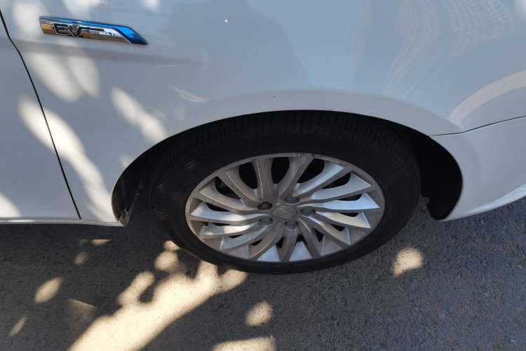 Used Geely Auto Emgrand New Energy 2017 EV300 Elite Model Right Front Wheel Hub
