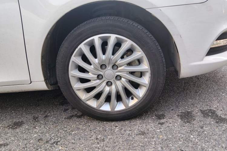 Used Geely Auto Emgrand New Energy 2017 EV300 Elite Model Right Front Wheel Hub