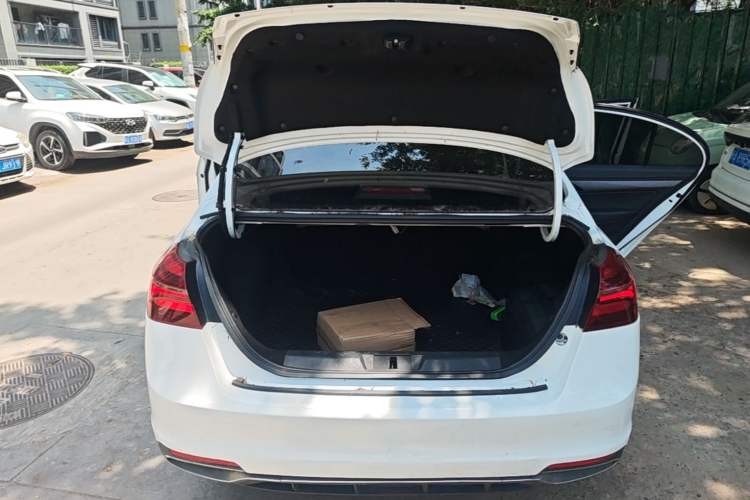Used Geely Auto Emgrand New Energy 2017 1.5L PHEV Ambition Model Trunk