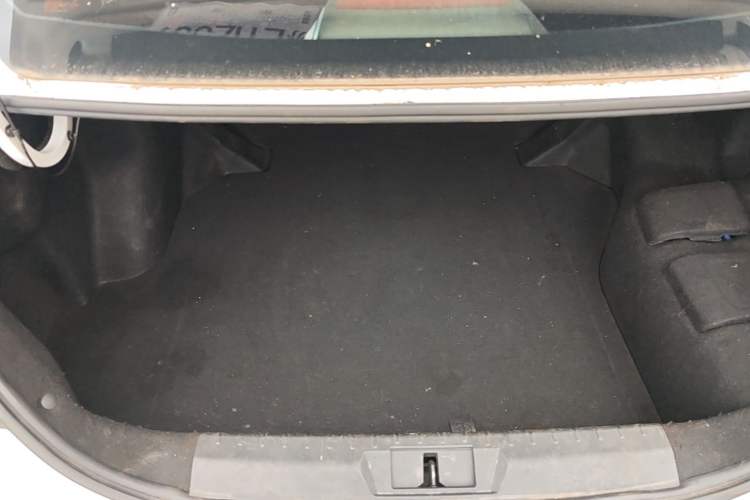Used Geely Auto Emgrand New Energy 2017 1.5L PHEV Ambition Model Trunk