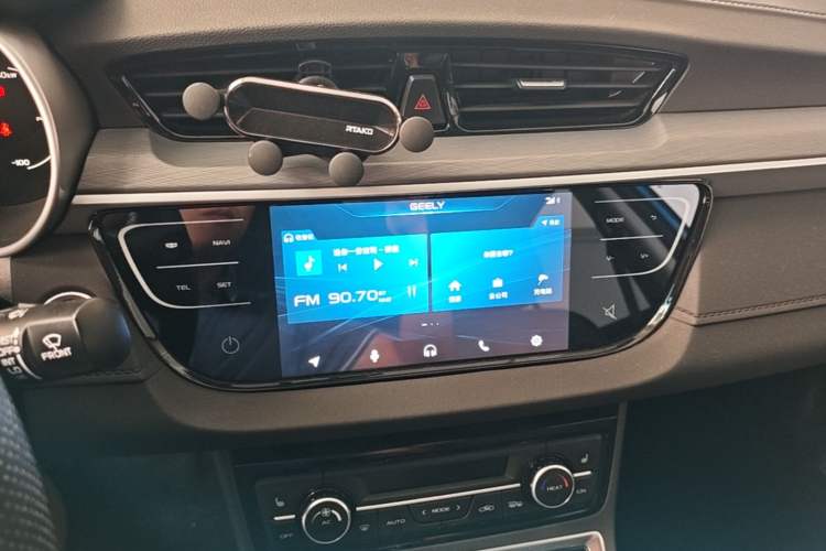 Used Geely Auto Emgrand New Energy 2018 EV450 Prestige Model Audio And AC Panel