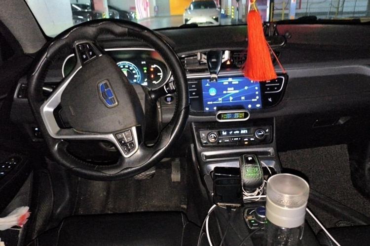 Used Geely Auto Emgrand New Energy 2018 EV450 Elite Model Center Console