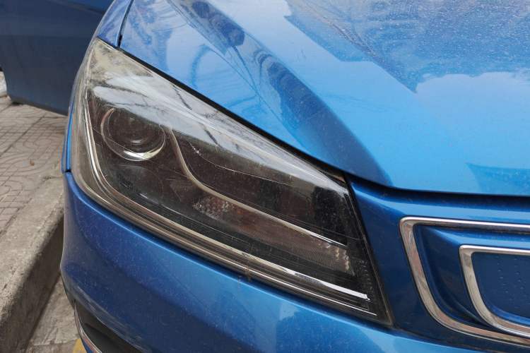Used Geely Auto Emgrand New Energy 2018 EV450 Elite Model Right Front Headlight