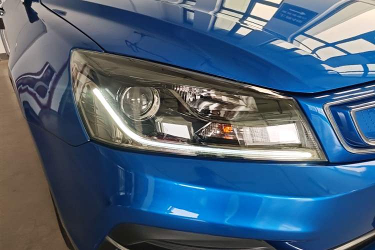 Used Geely Auto Emgrand New Energy 2018 EV450 Prestige Model Right Front Headlight