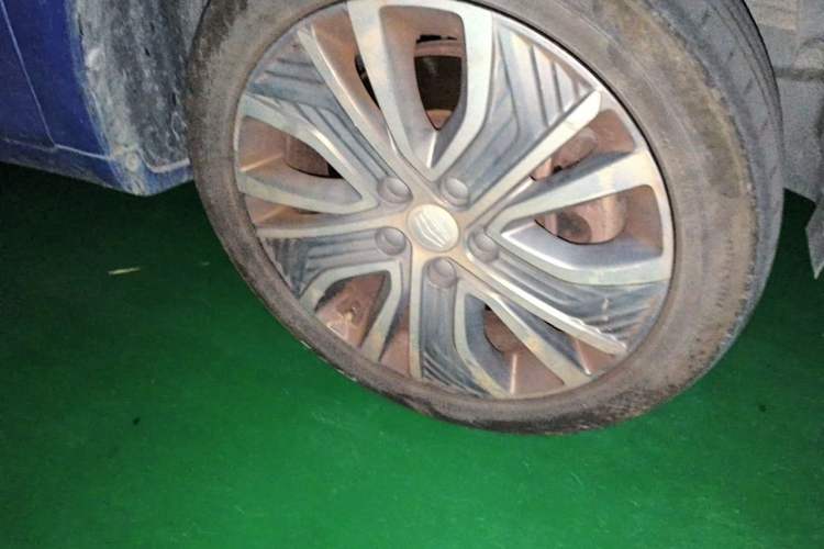 Used Geely Auto Emgrand New Energy 2018 EV450 Elite Model Right Front Wheel Hub