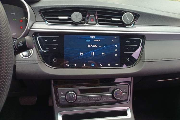 Used Geely Auto Emgrand New Energy 2018 EV450 Prestige Model Audio And AC Panel