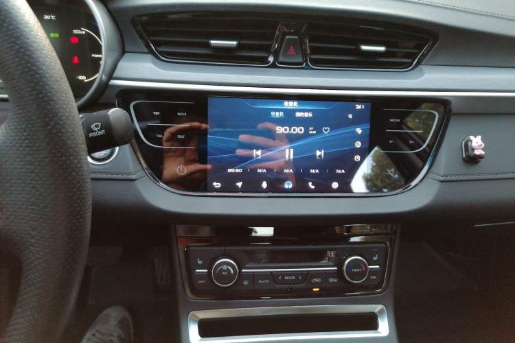 Used Geely Auto Emgrand New Energy 2018 EV450 Prestige Model Audio And AC Panel