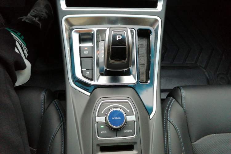 Used Geely Auto Emgrand New Energy 2018 EV450 Prestige Model Gear Lever