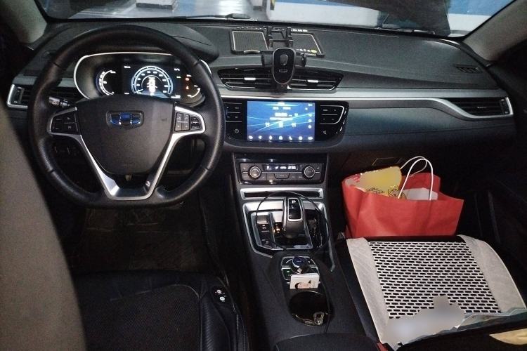 Used Geely Auto Emgrand New Energy 2018 EV450 Elite Model Center Console