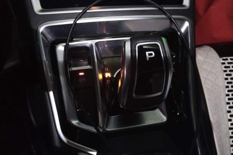 Used Geely Auto Emgrand New Energy 2018 EV450 Elite Model Gear Lever