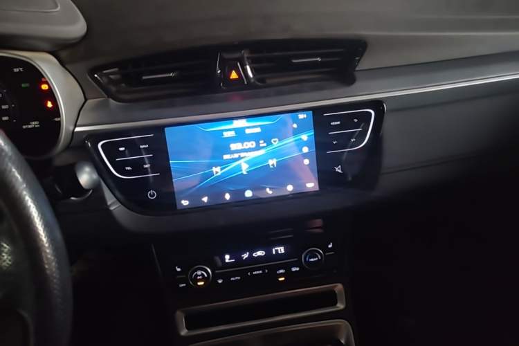 Used Geely Auto Emgrand New Energy 2018 EV450 Elite Model Audio And AC Panel