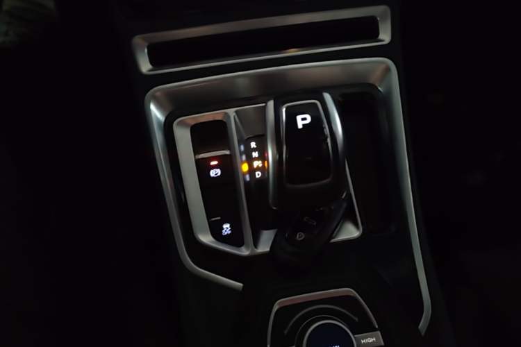 Used Geely Auto Emgrand New Energy 2018 EV450 Elite Model Gear Lever