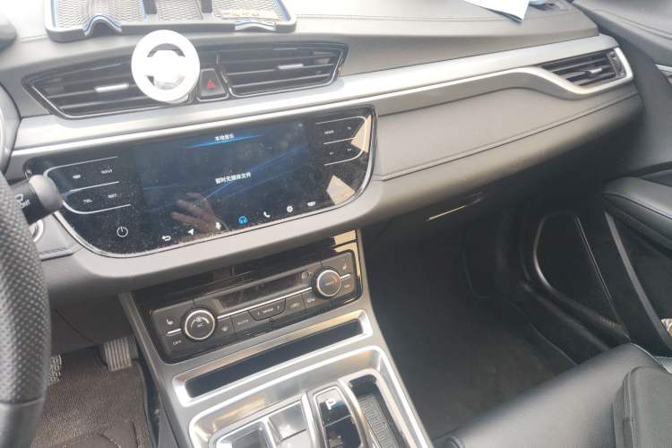 Used Geely Auto Emgrand New Energy 2018 EV450 Prestige Model Audio And AC Panel