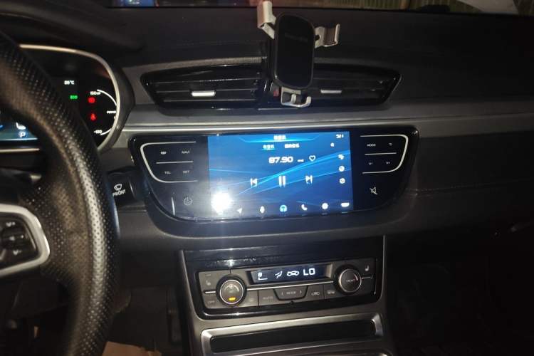Used Geely Auto Emgrand New Energy 2018 EV450 Elite Model Audio And AC Panel