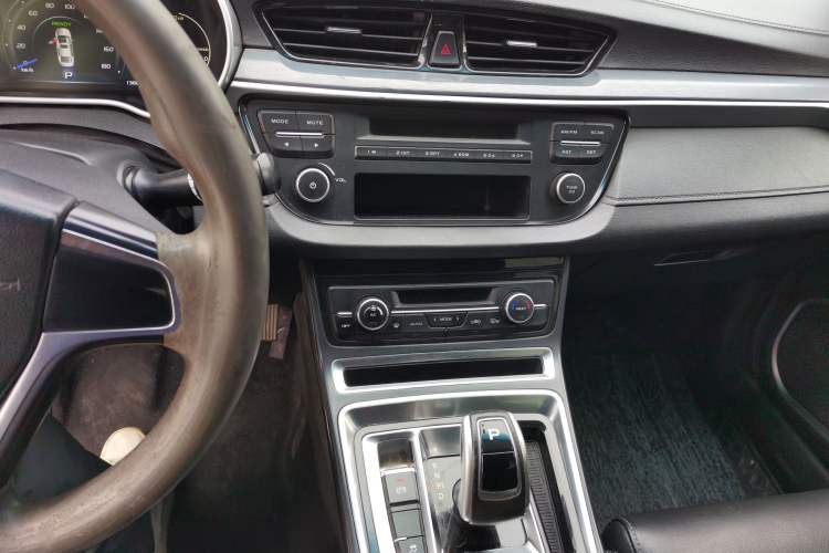 Used Geely Auto Emgrand New Energy 2018 EV450 Ambition Model Audio And AC Panel