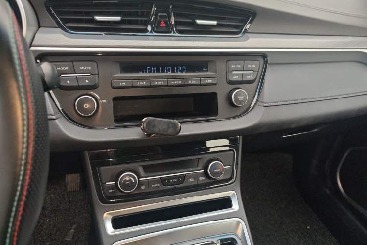 Used Geely Auto Emgrand New Energy 2018 EV450 Ambition Model Audio And AC Panel