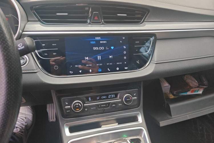 Used Geely Auto Emgrand New Energy 2018 EV450 Elite Model Audio And AC Panel