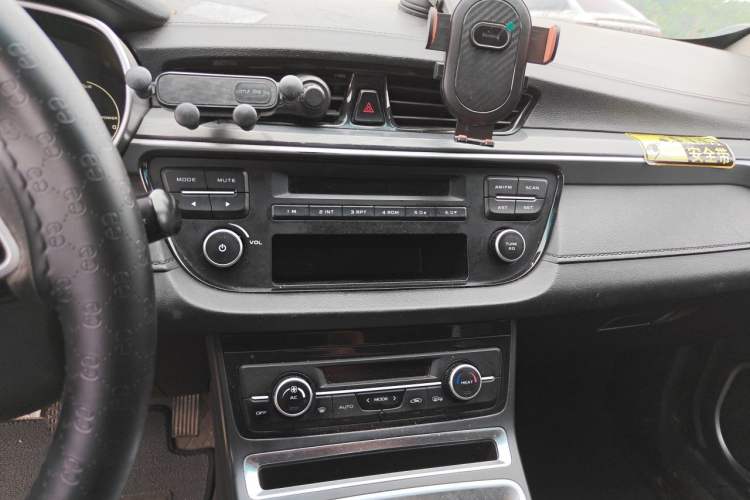Used Geely Auto Emgrand New Energy 2018 EV450 Ambition Model Audio And AC Panel