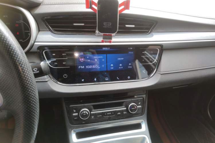 Used Geely Auto Emgrand New Energy 2018 EV450 Elite Model Audio And AC Panel