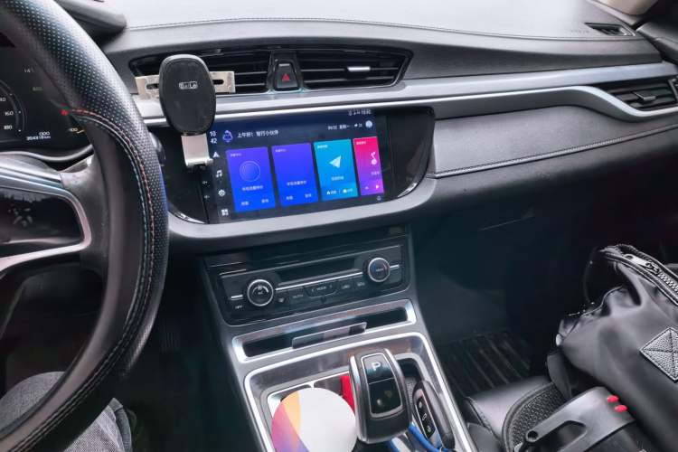 Used Geely Auto Emgrand New Energy 2018 EV450 Ambition Model Audio And AC Panel