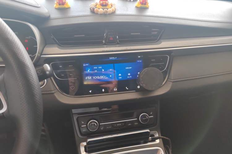 Used Geely Auto Emgrand New Energy 2018 EV350 Elite Model Audio And AC Panel