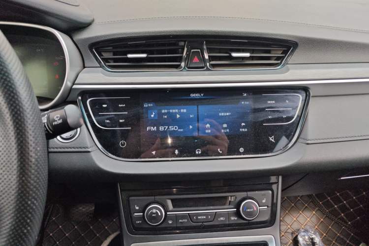 Used Geely Auto Emgrand New Energy 2018 EV450 Elite Model Audio And AC Panel