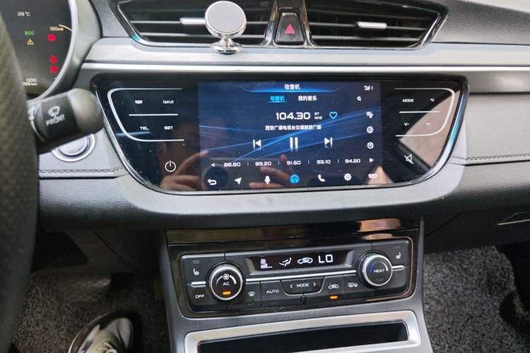 Used Geely Auto Emgrand New Energy 2018 EV450 Elite Model Audio And AC Panel