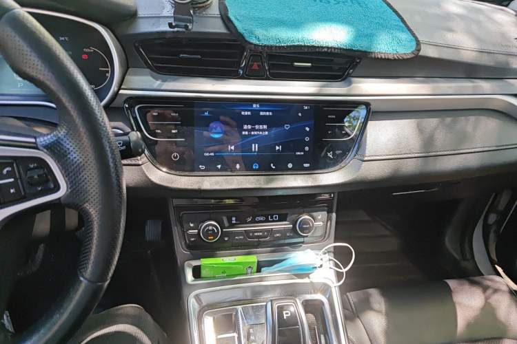 Used Geely Auto Emgrand New Energy 2018 EV450 Elite Model Audio And AC Panel