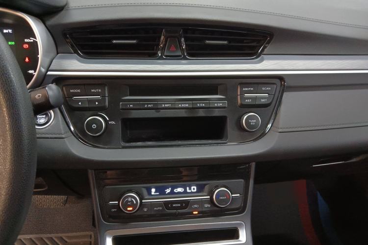 Used Geely Auto Emgrand New Energy 2018 EV450 Ambition Model Audio And AC Panel