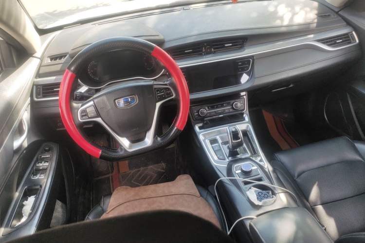 Used Geely Auto Emgrand New Energy 2018 EV450 Elite Model Center Console