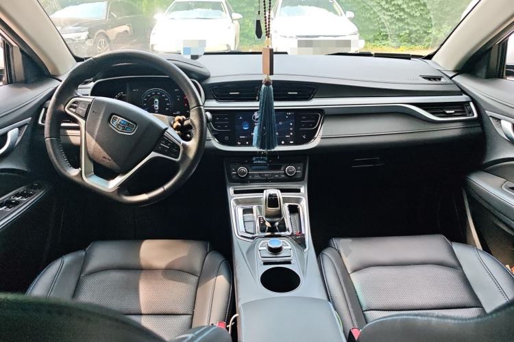 Used Geely Auto Emgrand New Energy 2018 EV450 Elite Model Center Console