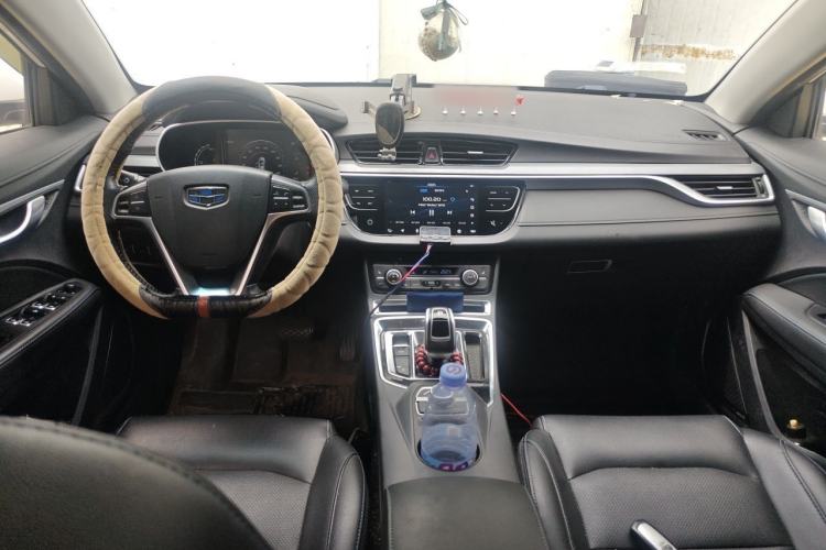 Used Geely Auto Emgrand New Energy 2018 EV450 Elite Model Center Console