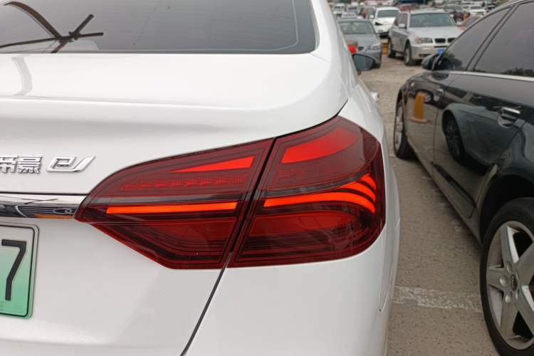 Used Geely Auto Emgrand New Energy 2018 EV450 Prestige Model Exterior 6