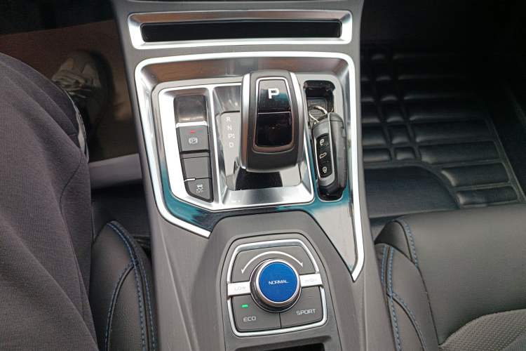 Used Geely Auto Emgrand New Energy 2018 EV450 Prestige Model Gear Lever