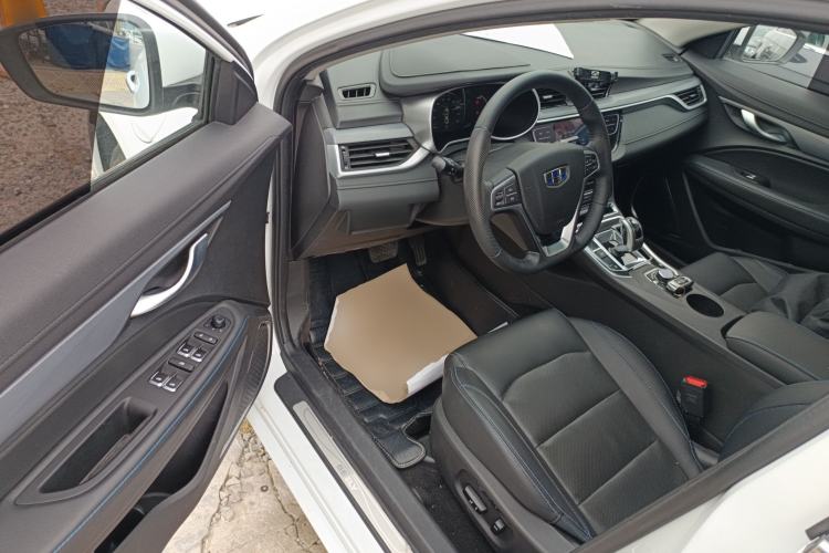Used Geely Auto Emgrand New Energy 2018 EV450 Prestige Model Interior 3