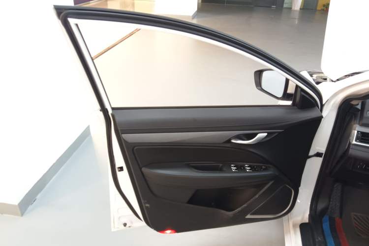 Used Geely Auto Emgrand New Energy 2018 EV450 Ambition Model Interior 7