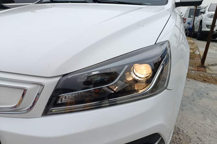 Used Geely Auto Emgrand New Energy 2018 EV450 Prestige Model Left Front Headlight